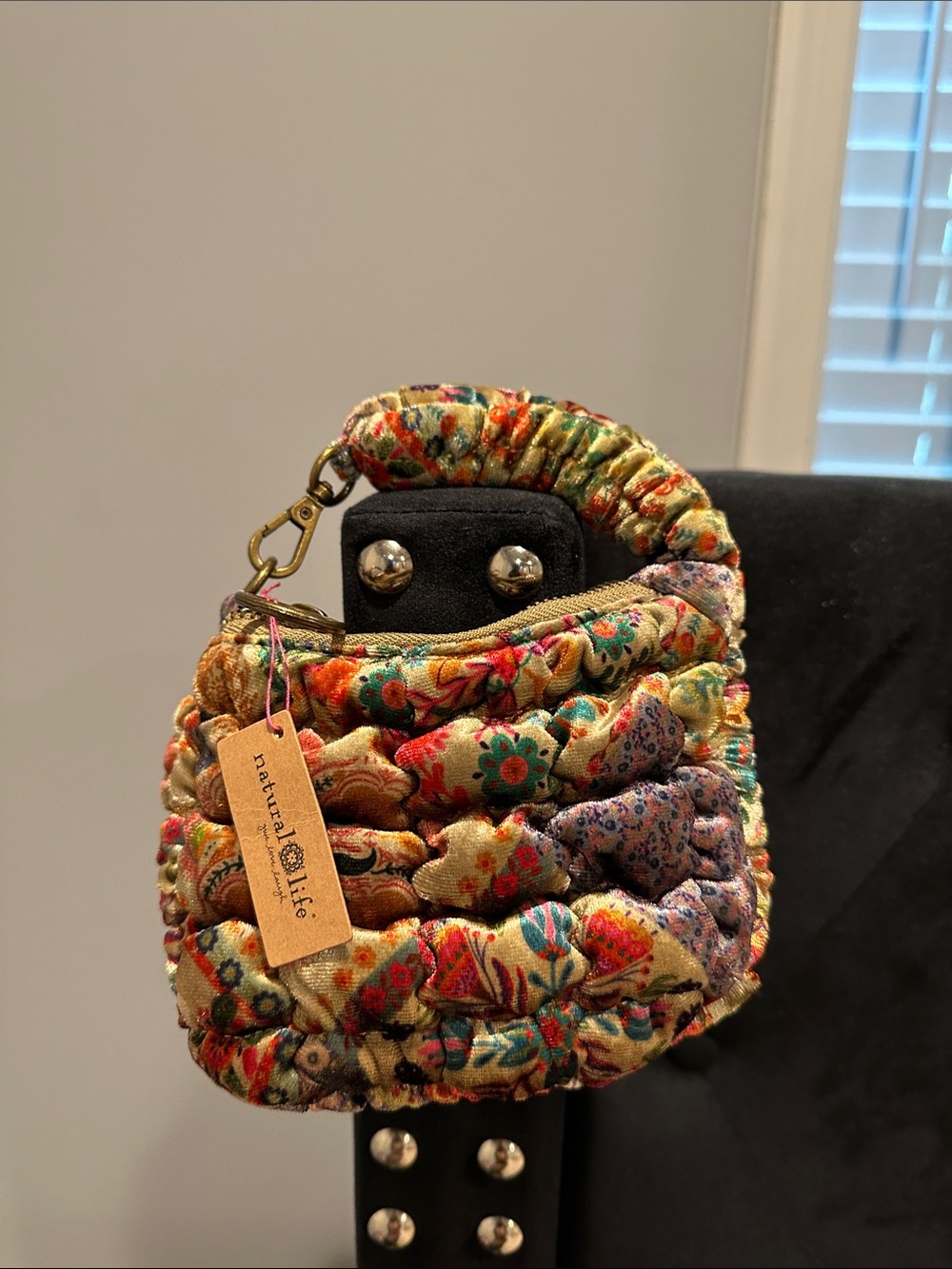 NATURAL LIFE Floral quilted velvet clip on pouch - Picture 1 of 1